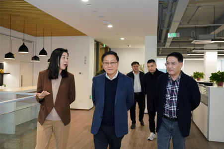 省住建廳原副廳長、國際綠建聯(lián)盟執(zhí)行主席、江蘇省人民政府參事室特聘專家劉大威一行蒞臨城發(fā)設(shè)計(jì)考察指導(dǎo)